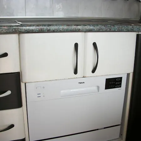 1 Bedroom Penthouse On Front Line Of The Apartment *