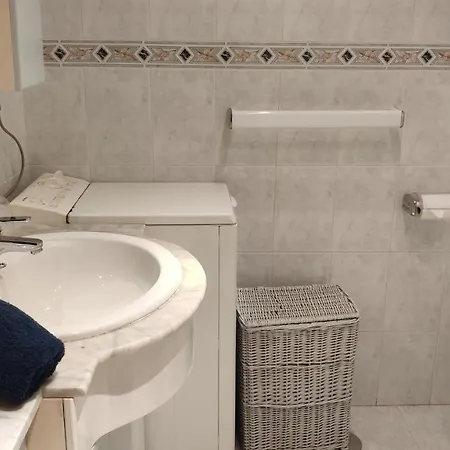 1 Bedroom Penthouse On Front Line Of The Apartment *